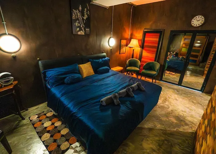 Boutique 3br X The Lobby Bar & Bed Bangkok