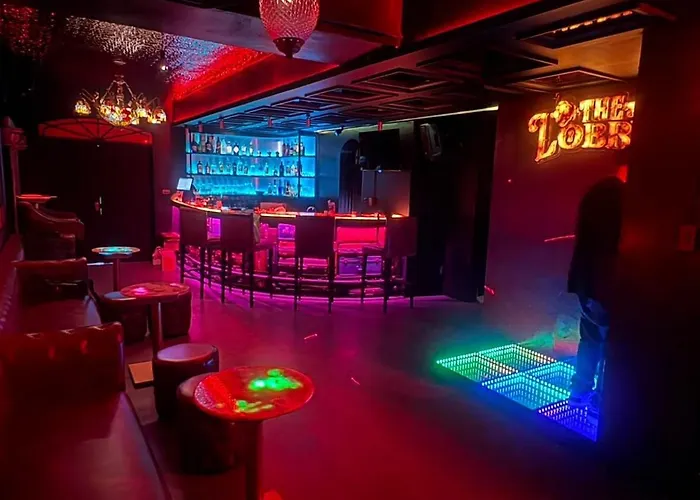 Boutique 3br X The Lobby Bar & Bed *