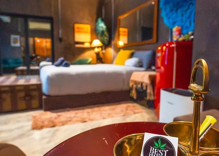 Boutique 3br X The Lobby Bar & Bed *