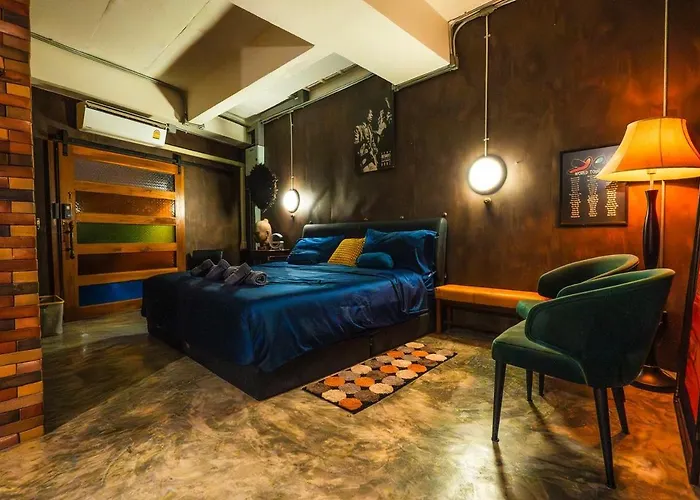 Boutique 3br X The Lobby Bar & Bed Bangkok