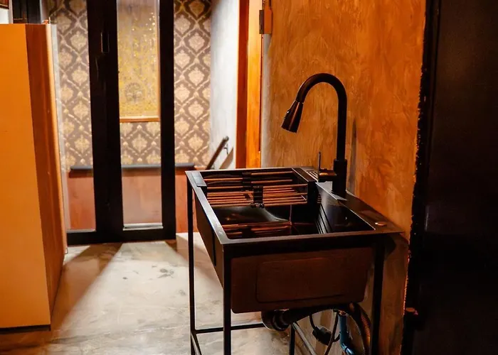 Apartment Boutique 3br X The Lobby Bar & Bed Bangkok