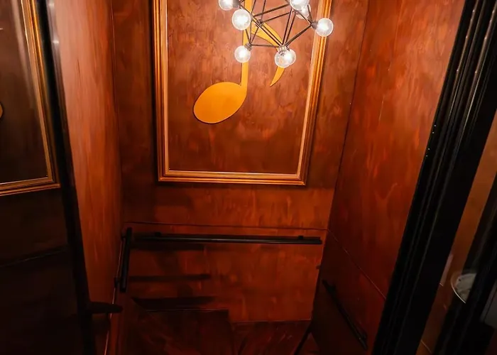 Apartment Boutique 3br X The Lobby Bar & Bed Bangkok