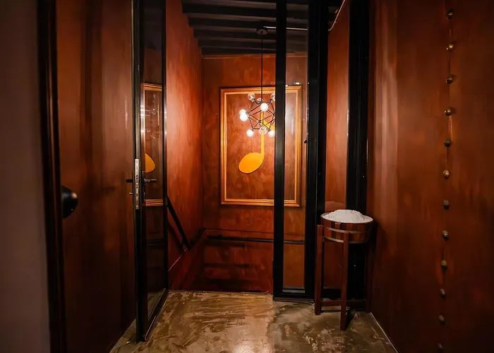 Boutique 3br X The Lobby Bar & Bed * Bangkok